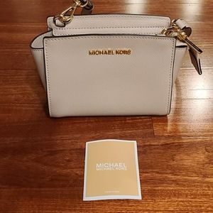 Michael Kors ballet pink crossbody